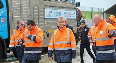 Büyükçekmece Belediyesi, sağanak yağış ve fırtınaya karşı çalışmalarını aralıksız sürdürüyor