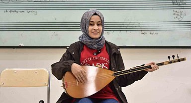 Büyükşehir Belediyesi'nin ücretsiz YKS kursları Rabia'yı hayaline kavuşturdu