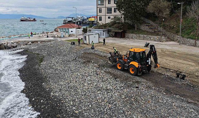 Büyükşehir ekiplerinden sahillerde temizlik çalışması