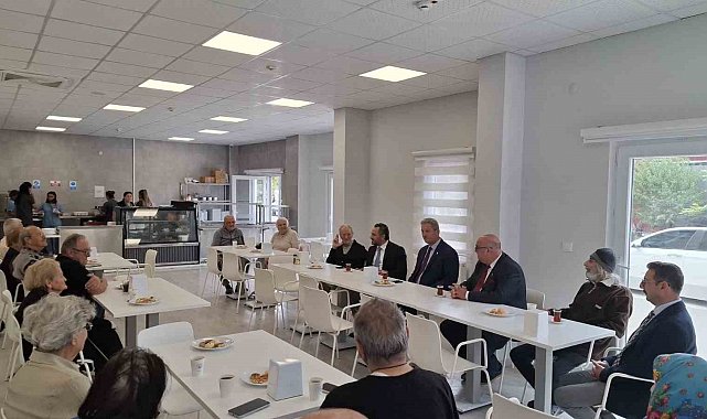 Büyükşehir'in 100 Yaş Evi'nde Dünya Yaşlılar Günü buluşması