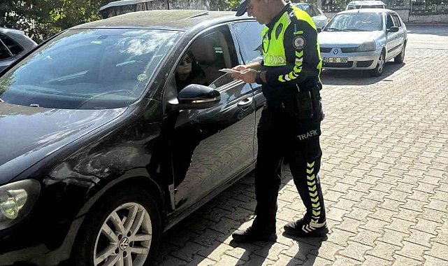 Çal'da polis ekiplerinden trafik ve dolandırıcılık uyarısı