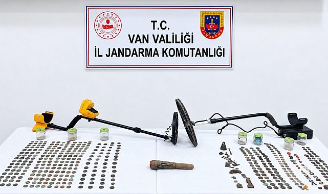 Çaldıran'da Roma dönemine ait 529 adet sikke ele geçirildi