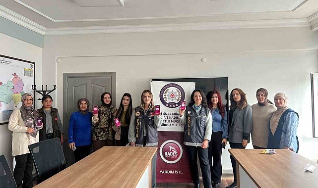 Çalışan kadınlara KADES bilgilendirmesi