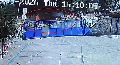 Cam şişenin otluk alanda yangına neden olduğu anlar kamerada