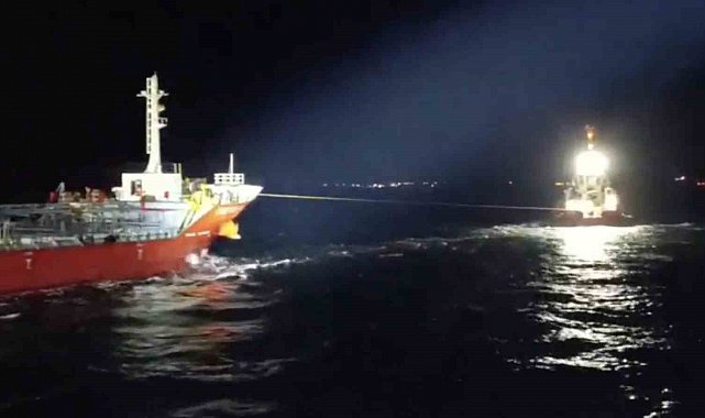 Çanakkale Boğazı'nda kimyasal tanker makine arızası yaptı