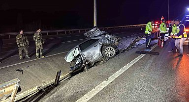Çanakkale'de otomobil paramparça oldu: 2 kişi hayatını kaybetti