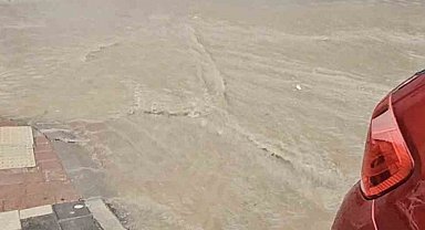 Çanakkale'de sağanak hayatı olumsuz etkiledi