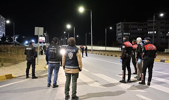 Çankırı'da polis ekiplerinden öğrenci yurtlarının çevresinde sıkı denetim