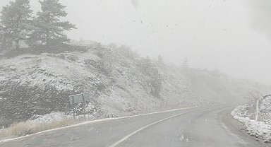 Çankırı'ya mevsimin ilk karı yağdı