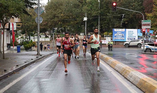 Çekmeköy'de 1221 vatandaş Cumhuriyet için koştu