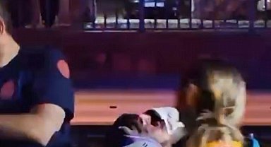 Çelik bariyerlere çarpan hafif ticari aracın sürücüsü yaralandı
