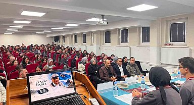 Cengiz Dağcı panellerinin ikincisi Milli İrade Anadolu Lisesinde düzenlendi