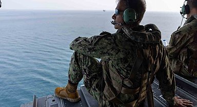 CENTCOM Komutanı Cooper, Hürmüz Boğazı üzerinden helikopterle uçuş gerçekleştirdi