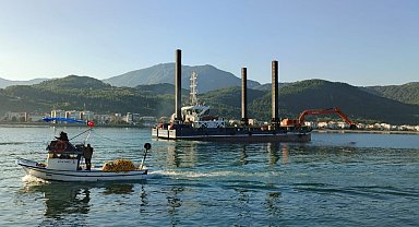 Cide Limanı'nda temizlik çalışması