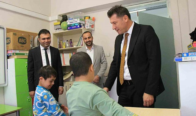 Cizre İlçe Millî Eğitim Müdürü İke: "Sabrınız, şefkatiniz ve sınıftaki kutsal emeğiniz hiçbir ölçüyle ölçülemez"