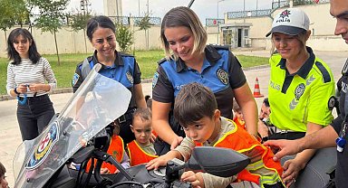Cizre'de minik öğrencilere polislik mesleği tanıtıldı