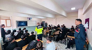 Çobanlar'da "Trafik Dedektifleri Projesi" eğitimi