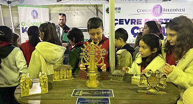 Çorum'da düzenlenen şenlik binlerce öğrenciyi bilimle buluşturuyor