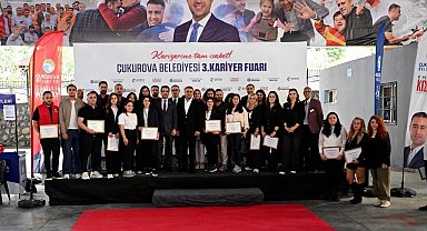 Çukurova'da 3. Kariyer Fuarı'nda iş arayanlarla işverenler buluştu