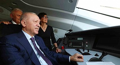 Cumhurbaşkanı Erdoğan hızlı tren hattında ilk sürüşü yaptı