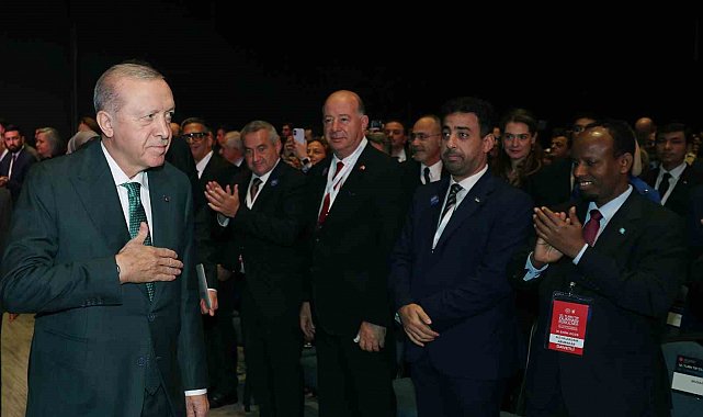 Cumhurbaşkanı Erdoğan: "Sağlıkta zirveye oynamayı sürdüreceğiz"