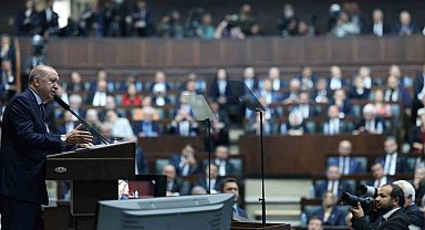 Cumhurbaşkanı Recep Tayyip Erdoğan: " Milletin malına el uzatmak ne kadar büyük bir suçsa, aynı şekilde namuslu insanlara mesnetsiz şekilde yolsuzluk ithamında bulunmak da o kadar büyük bir suçtur."