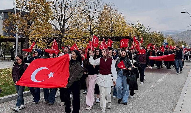 Cumhuriyet Bayramı dolayısıyla bayrak yürüyüşü düzenlendi
