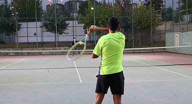 Cumhuriyet Bayramı Tenis Turnuvası başladı