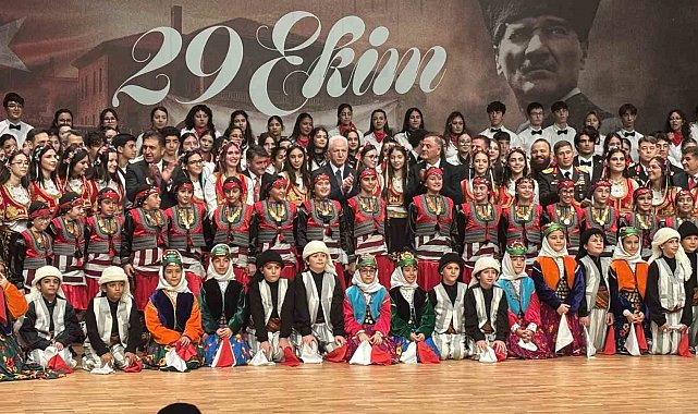 Cumhuriyet Bayramı'nın 103. yıl dönümü Şişli'de düzenlenen törenle kutlandı