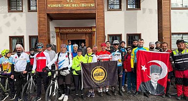 Cumhuriyet için 103 kilometre pedal çevirdiler