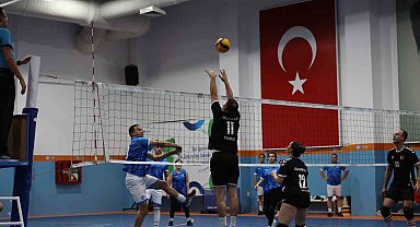 Cumhuriyet Kupası'nda büyükşehir personeli sahada buluştu
