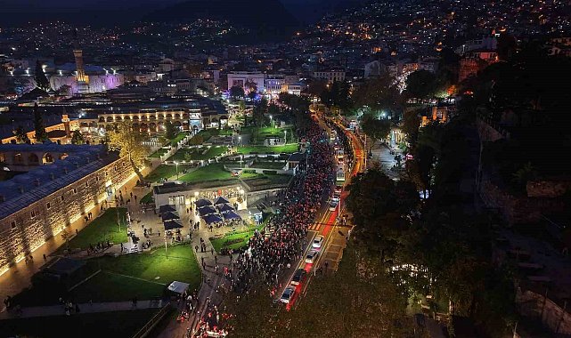 Cumhuriyet ritminde Bursa tek yürek