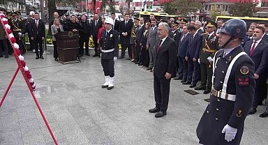 Cumhuriyetin 103. yılında Atatürk Anıtı'na çelenkler sunuldu