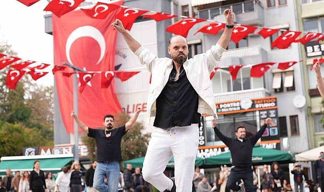 Davul zurna sesleri yükseldi, 41 kişi zeybek oynadı