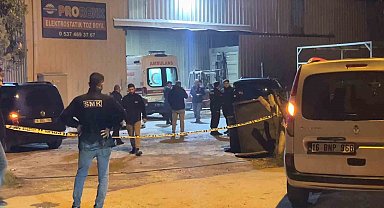 Demir bloğun altında kalan 24 yaşındaki genç hayatını kaybetti