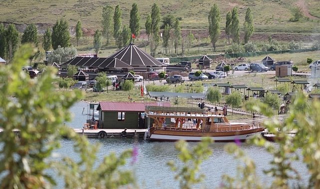 Demirözü'nde restoran ve tekne turu hizmetleri sezonu tamamladı
