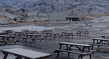 Denizli'ye mevsimin ilk karı düştü