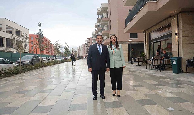 Depremde yerle bir olan Antakya'nın kalbi Atatürk Caddesi'nde hayat yeniden başladı