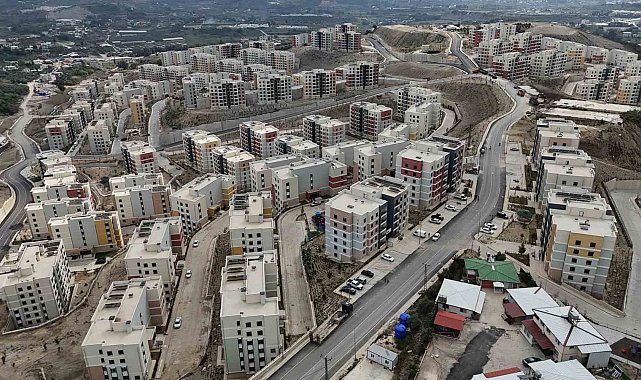 Depremin ardından yeniden inşa edilen kentte TOKİ konutlarının kiraları 10 bin TL'den başlıyor