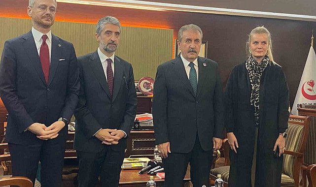 Destici: "Pandemi sürecini, Ukrayna-Rusya savaşındaki süreci Türkiye gerçekten iyi yönetti"