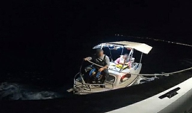 Didim'de sürüklenen teknedeki 2 kişi kurtarıldı