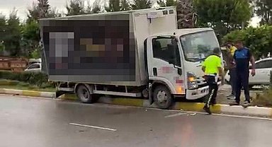 Direksiyon başında fenalaşan sürücü refüje çıktı