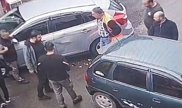 Diyarbakır'da iki aracın çarpışma anı güvenlik kamerasına yansıdı