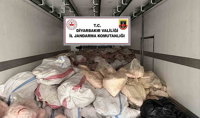 Diyarbakır'da insan sağlığına elverişsiz 8 ton hayvansal iç yağ ve sakatat ele geçirildi