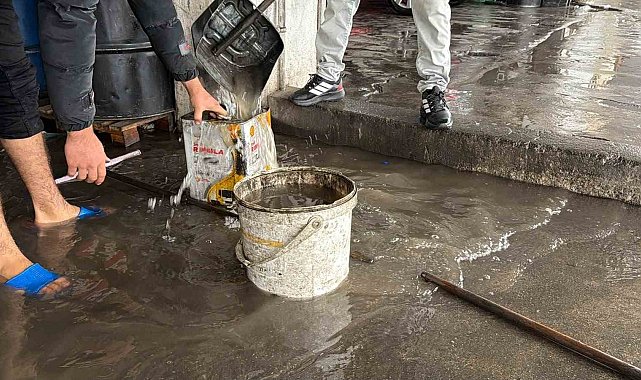Diyarbakır'da iş yerleri sular altında kaldı