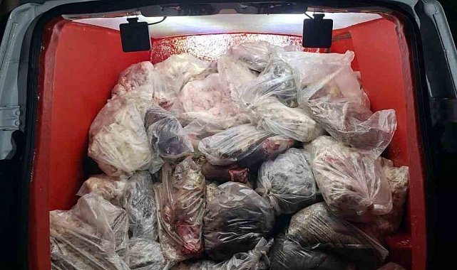 Diyarbakır'da menşei belirsiz 820 kilo hayvansal iç yağ ve sakatat ele geçirildi