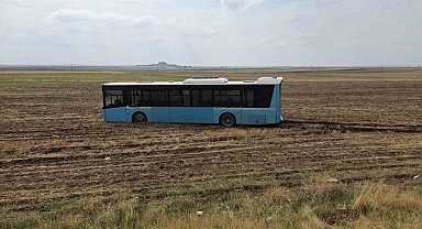 Diyarbakır'da otobüs yoldan çıktı, faciaya ramak kaldı