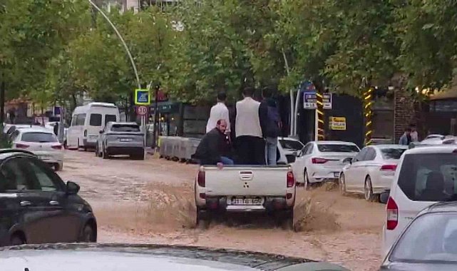 Diyarbakır'ı sağanak vurdu