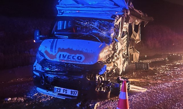 Doğanşehir'de tır ile minibüs çarpıştı: 1 yaralı