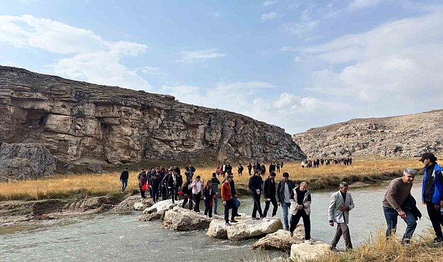 Doğu'nun Ihlara Vadisi Murat Kanyonu'nda doğa ve yöresel kültür aynı etkinlikte buluştu